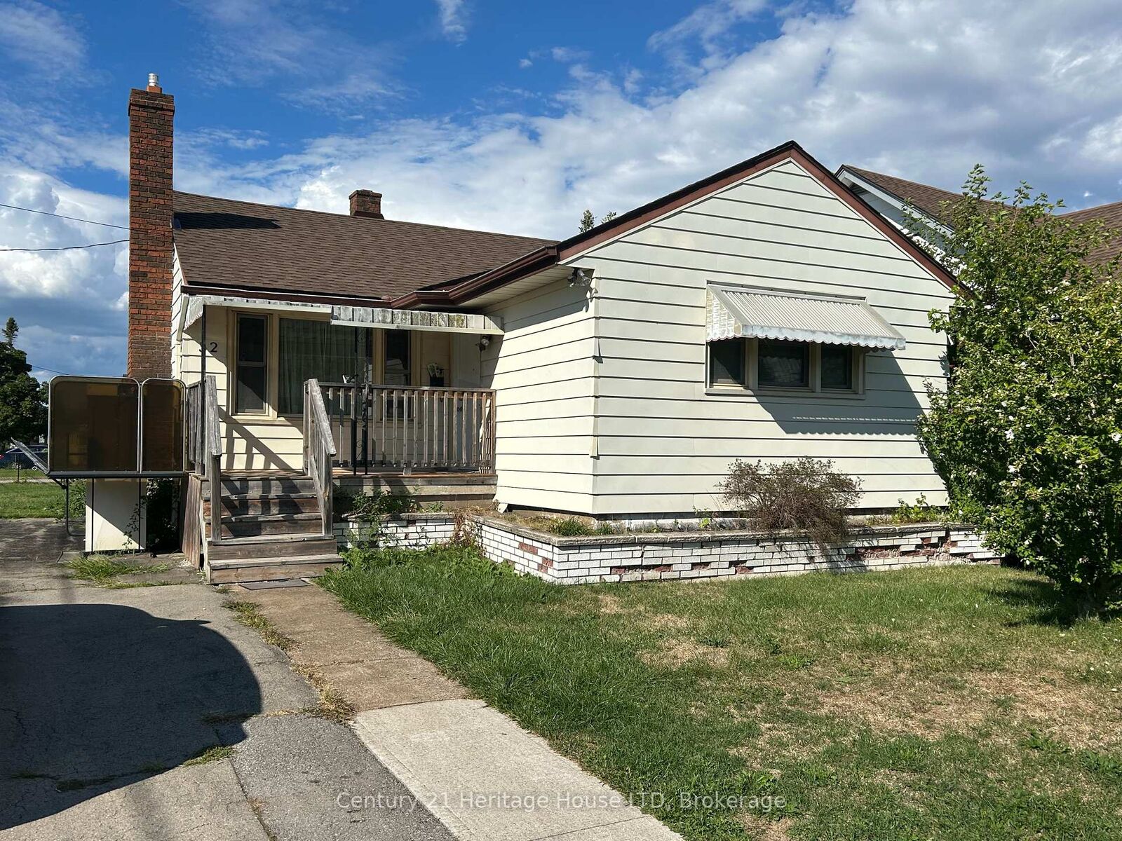 Property Photo: 52 Catherine Street ON L2A 2G9