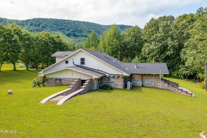 Property Photo: 121 Dee Runion Road TN 37659