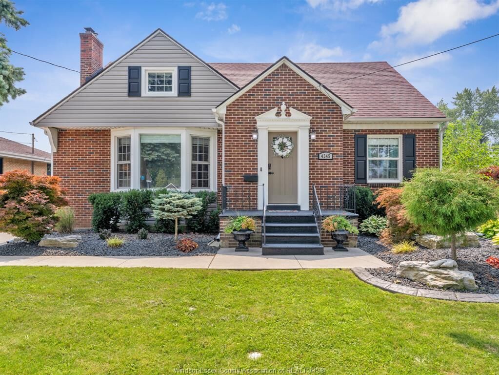 Property Photo:  4345 Pleasant Place  ON N8Y 2E9 
