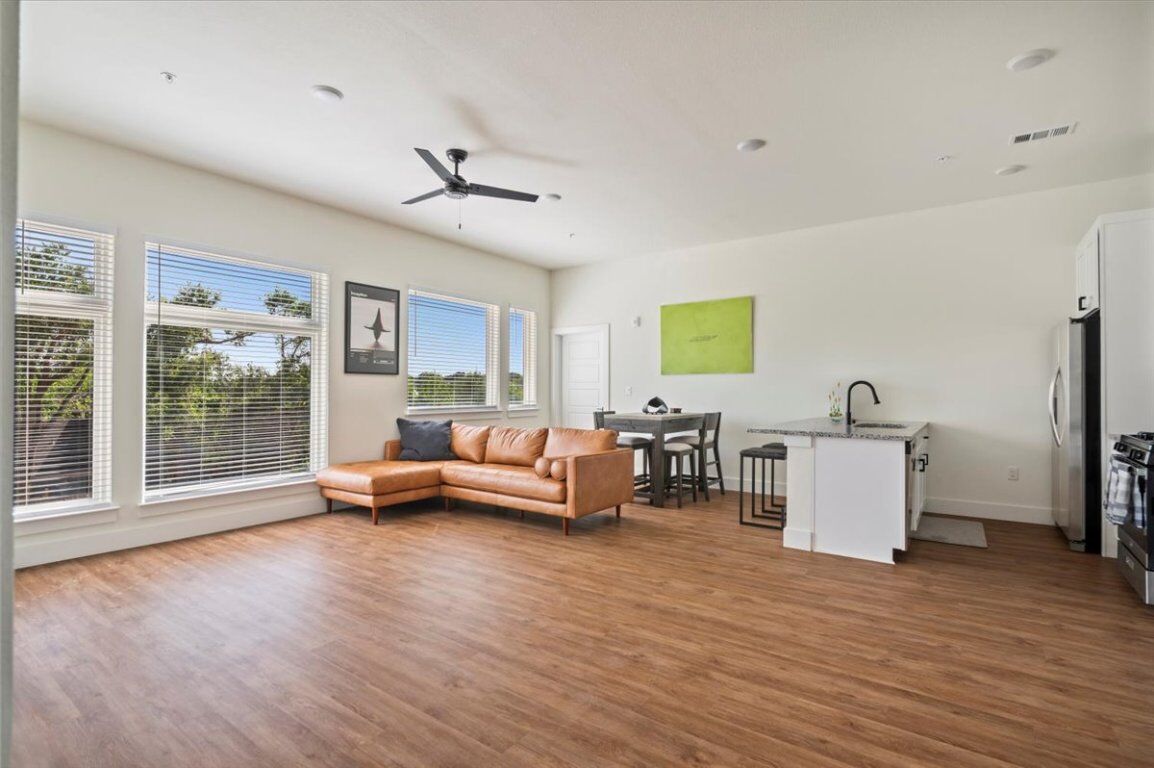 Property Photo: 1811 Webberville Road 1203 TX 78721