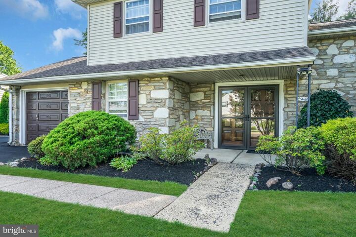 Property Photo: 746 Killdeer Lane PA 19006