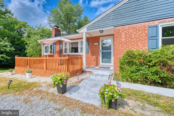 Property Photo: 6305 Middleton Lane MD 20748