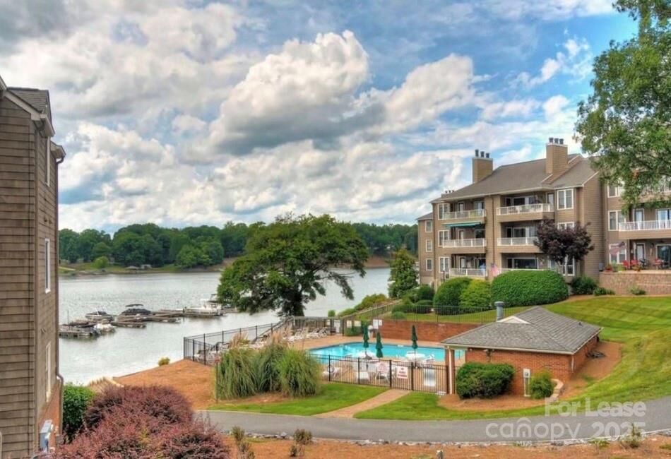 Property Photo: 9816 Emerald Point Drive NC 28278