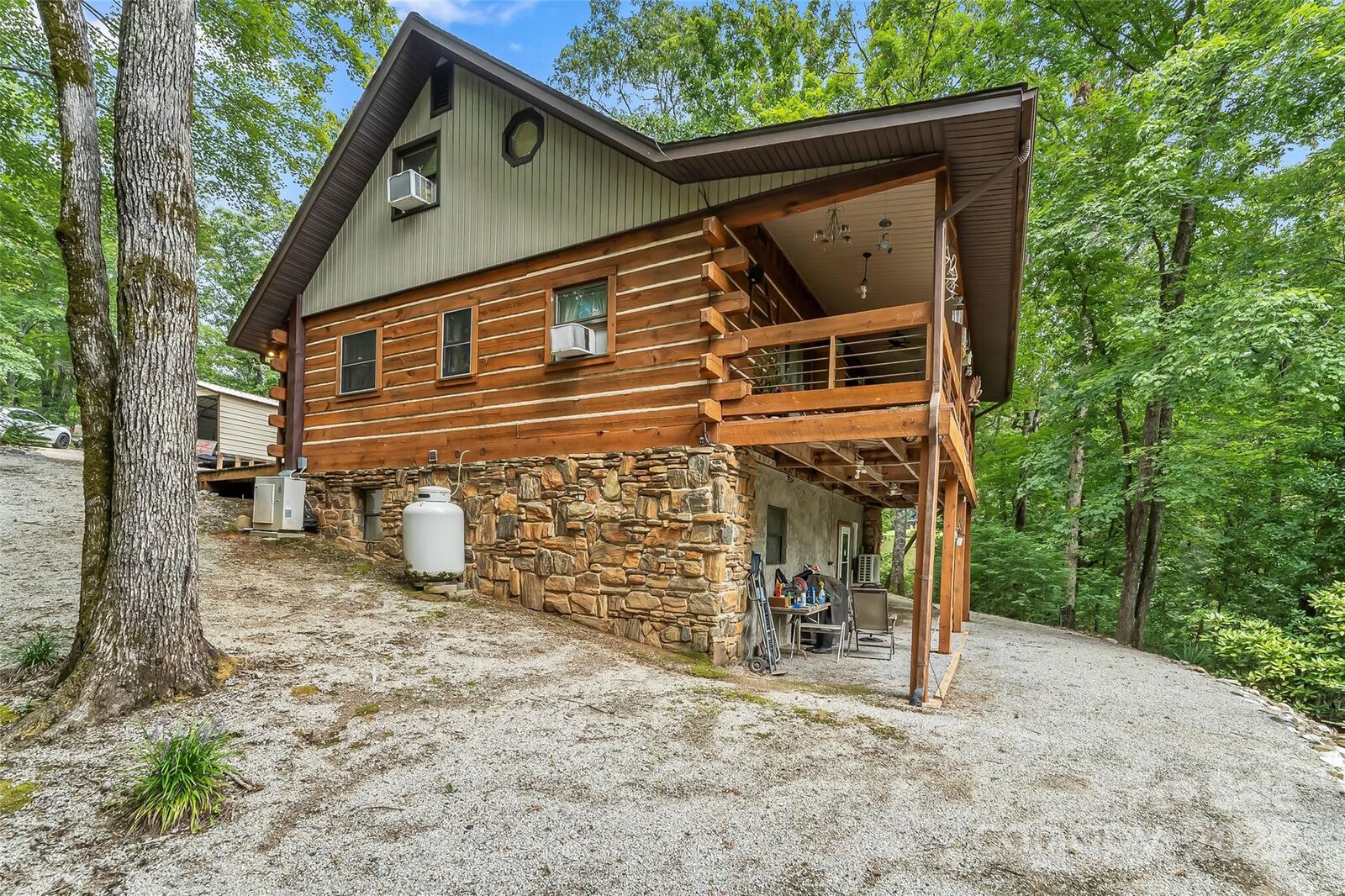 Property Photo:  653 Lakeview Drive N  NC 28752 