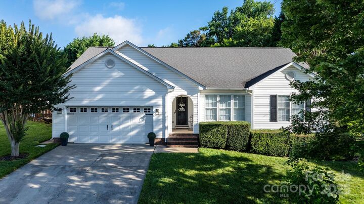 369 Holstein Drive  Dallas NC 28034 photo