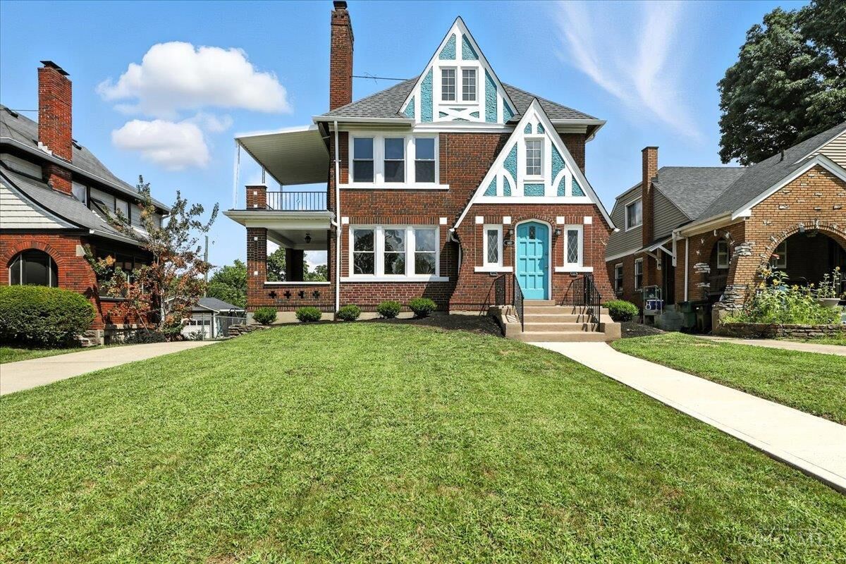 Property Photo: 1810 Berkley Avenue OH 45237