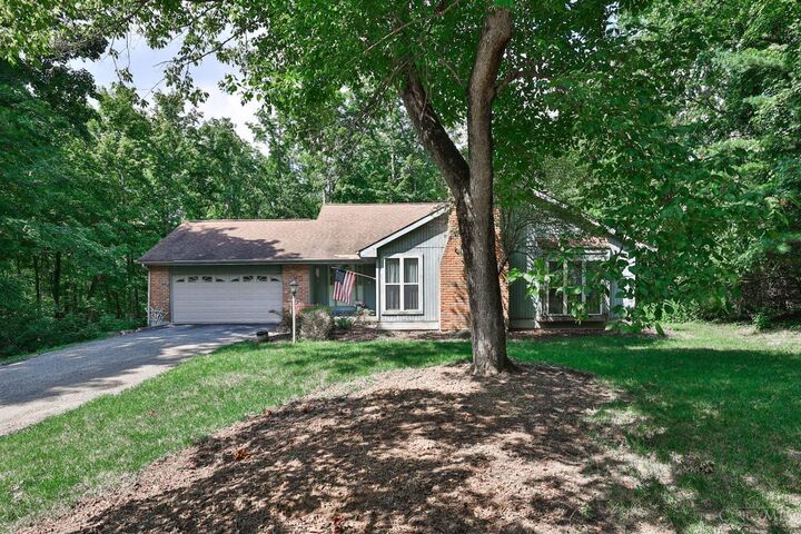 Property Photo: 984 Woodcreek Drive OH 45150