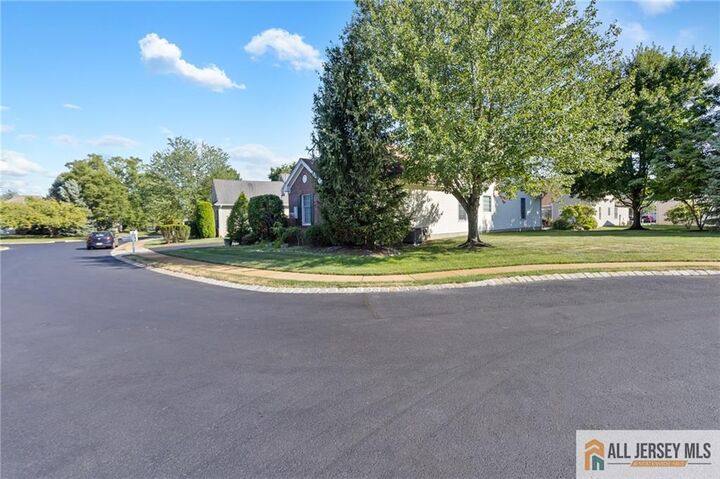 Property Photo:  297 Heather Way 297  NJ 08831 