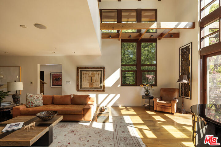 Property Photo:  2669 Harlesden Ct  CA 90046 