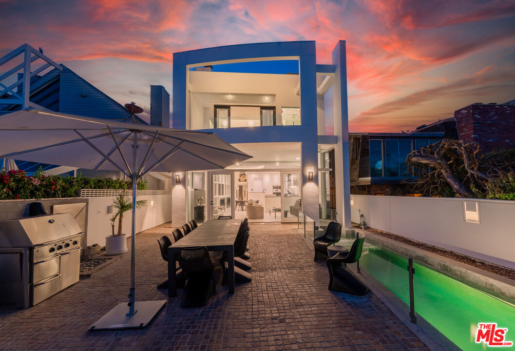 Property Photo:  23754 Malibu Rd  CA 90265 
