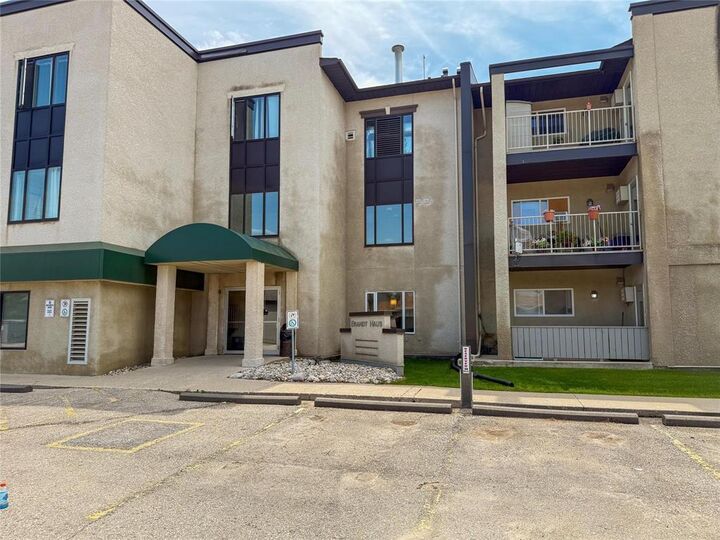98 Brandt Street  Steinbach MB R5G 0V6 photo