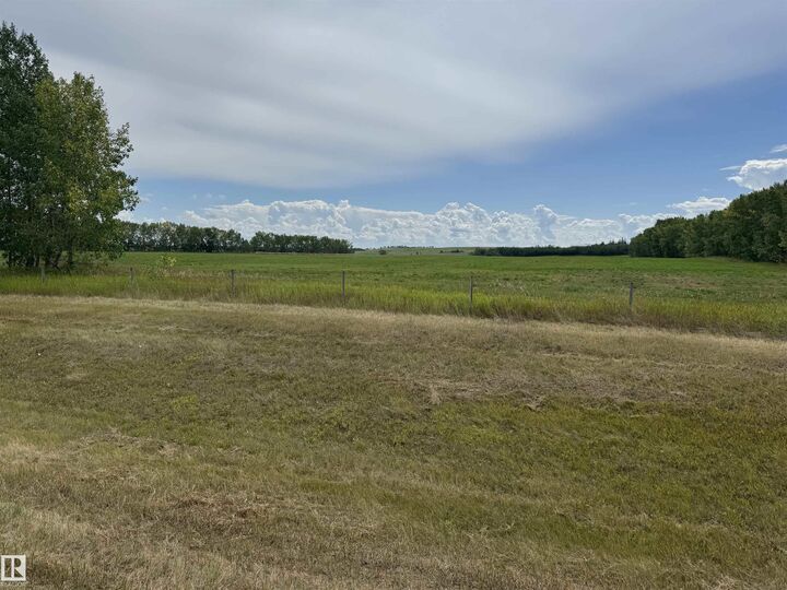 Property Photo:  . .  AB T0B 4K0 