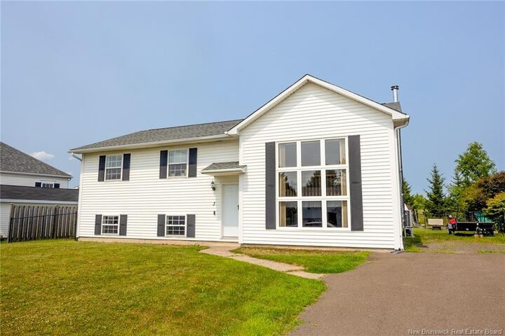 3 Willingdon Street  Oromocto NB E2V 2S2 photo