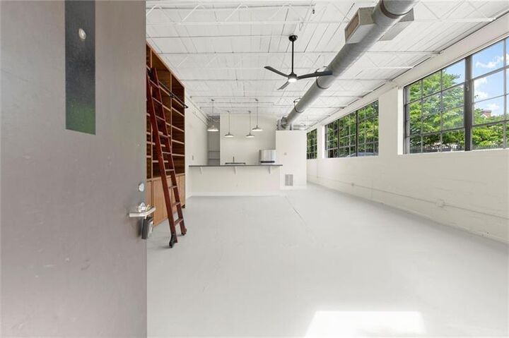 Property Photo:  830 Dekalb Avenue 1  GA 30307 