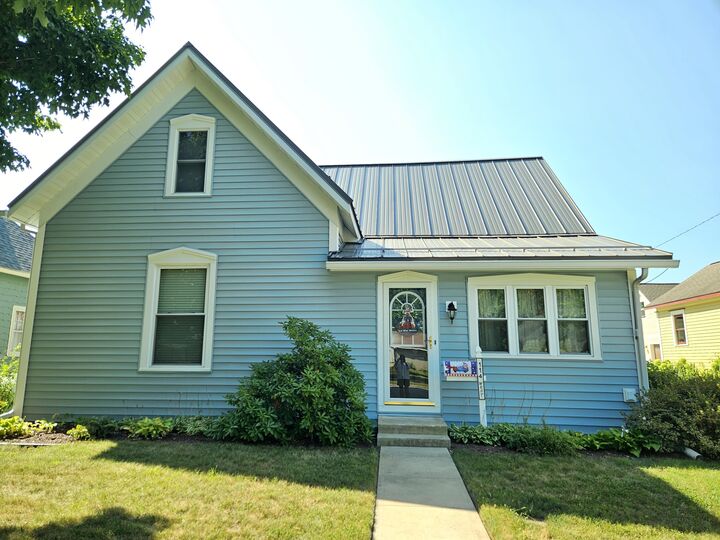Property Photo: 114 W Chestnut Street IN 46552