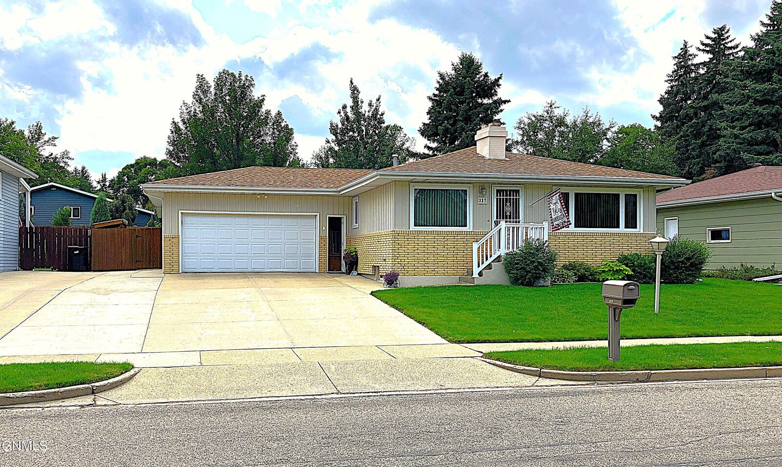 Property Photo: 337 Telstar Drive ND 58503