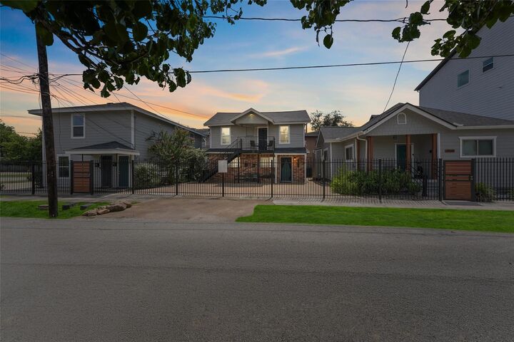 Property Photo:  2518 Anita Street  TX 77004 