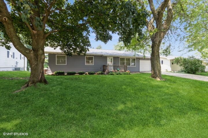 227 E 8th Street  Pella IA 50219 photo
