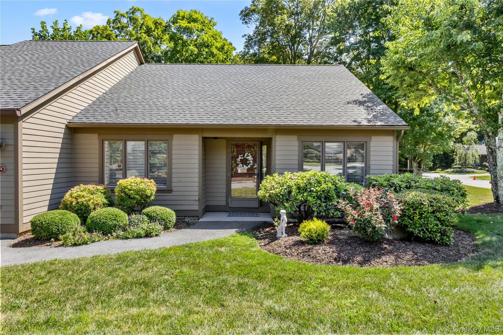 Property Photo: 761 Heritage Hills C NY 10589