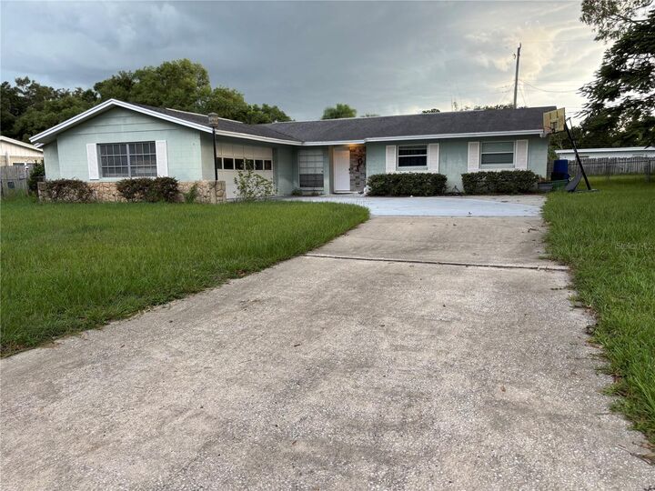 Property Photo: 186 Lakeside Drive FL 32773