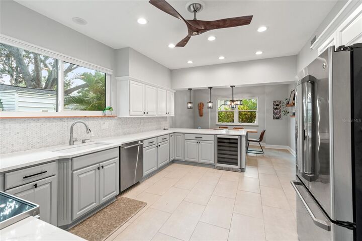 Property Photo:  3114 W Coachman Avenue  FL 33611 