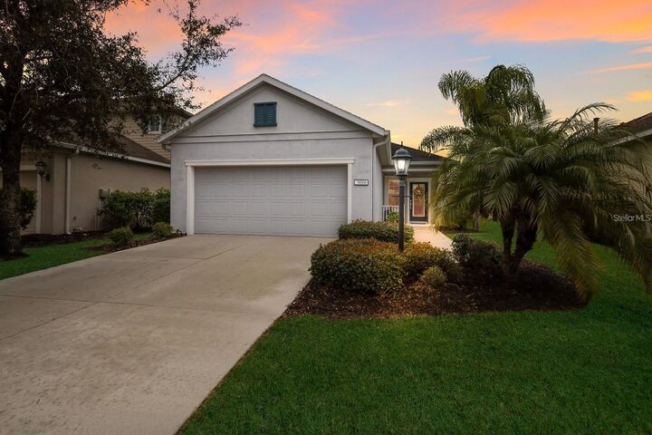 Property Photo: 5006 Boston Common Glen FL 34211