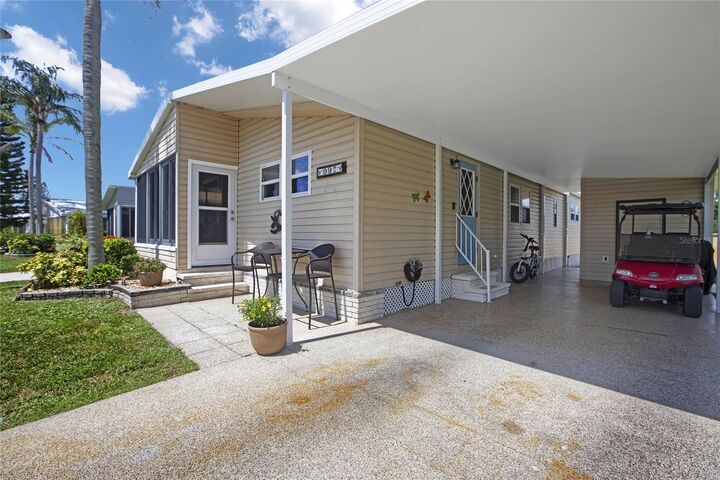 Property Photo:  2100 Kings Highway 997  FL 33980 