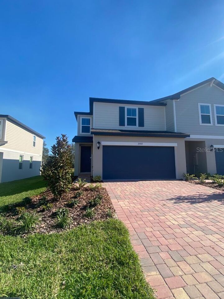 Property Photo: 2554 Red Spruce Way FL 34761