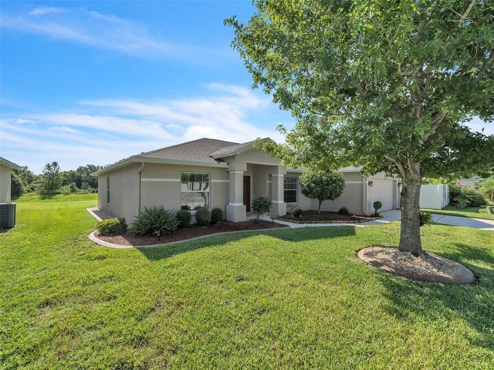 Property Photo: 1716 Pebble Beach Street FL 33881