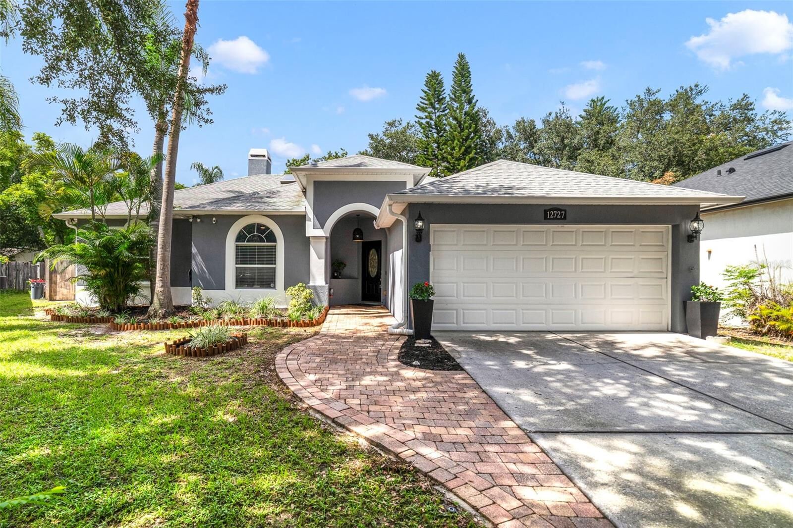 Property Photo: 12727 Woodbury Oaks Drive FL 32828