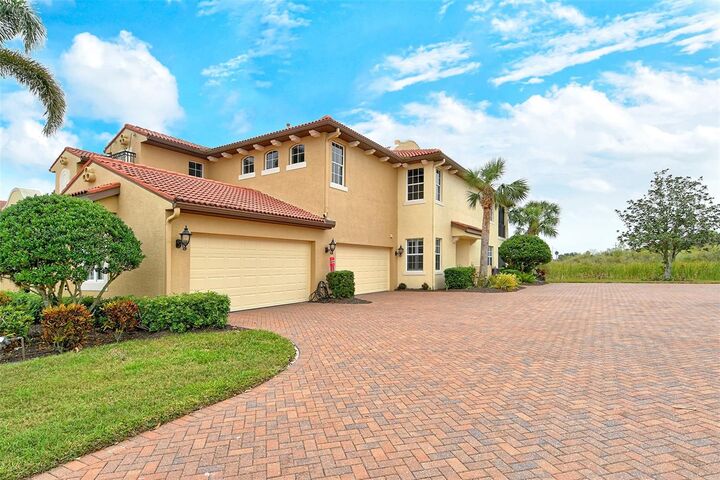 Property Photo: 206 Bella Vista Terrace 29B FL 34275