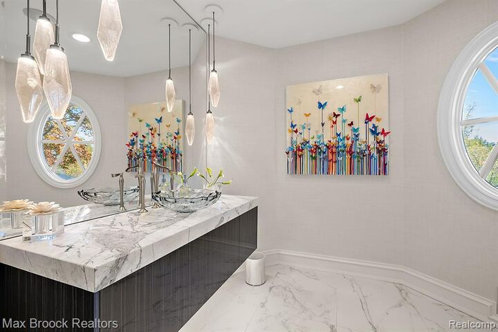 Property Photo: 3251 W Shore Drive MI 48324 2370