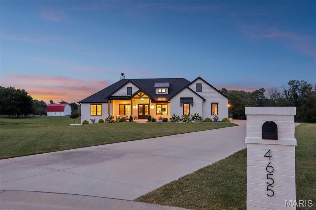 Property Photo:  4655 Wyatt Way  IL 62216 