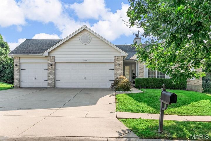 Property Photo: 13032 Kinsley Heights Drive MO 63033
