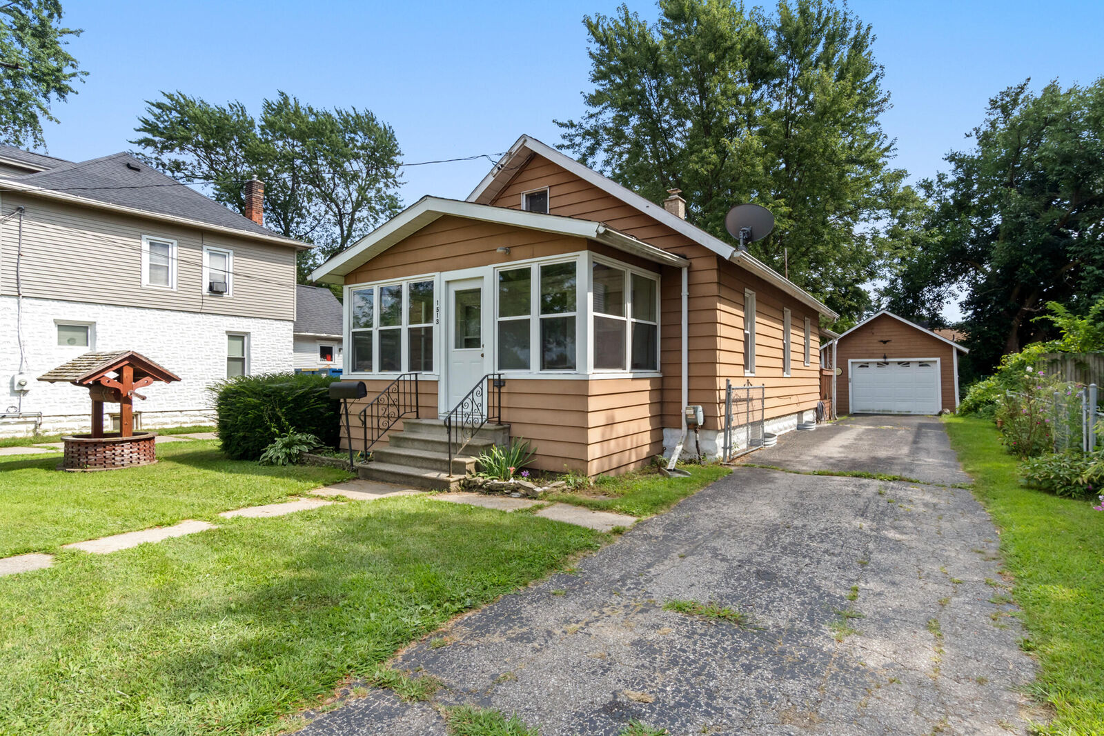 Property Photo:  1513 Daniel Road  MI 49202 