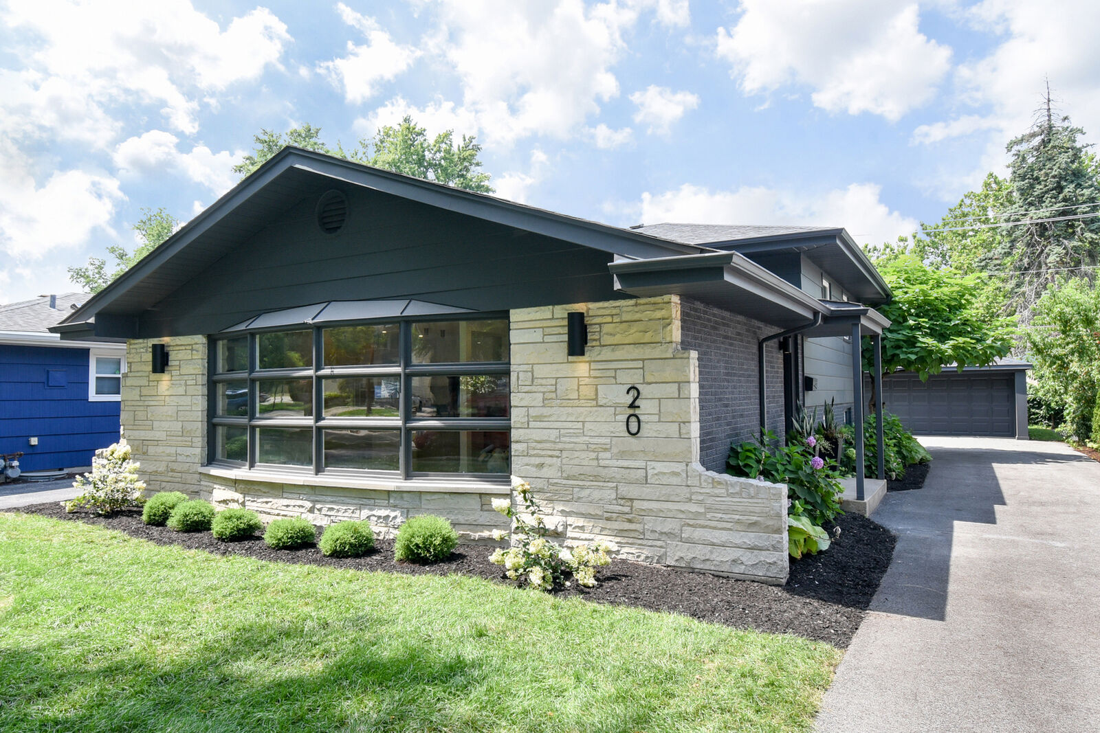 Property Photo:  20 N Edgewood Avenue  IL 60525 