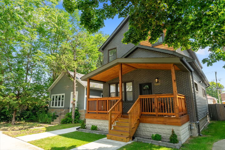 Property Photo:  8811 S Euclid Avenue  IL 60617 