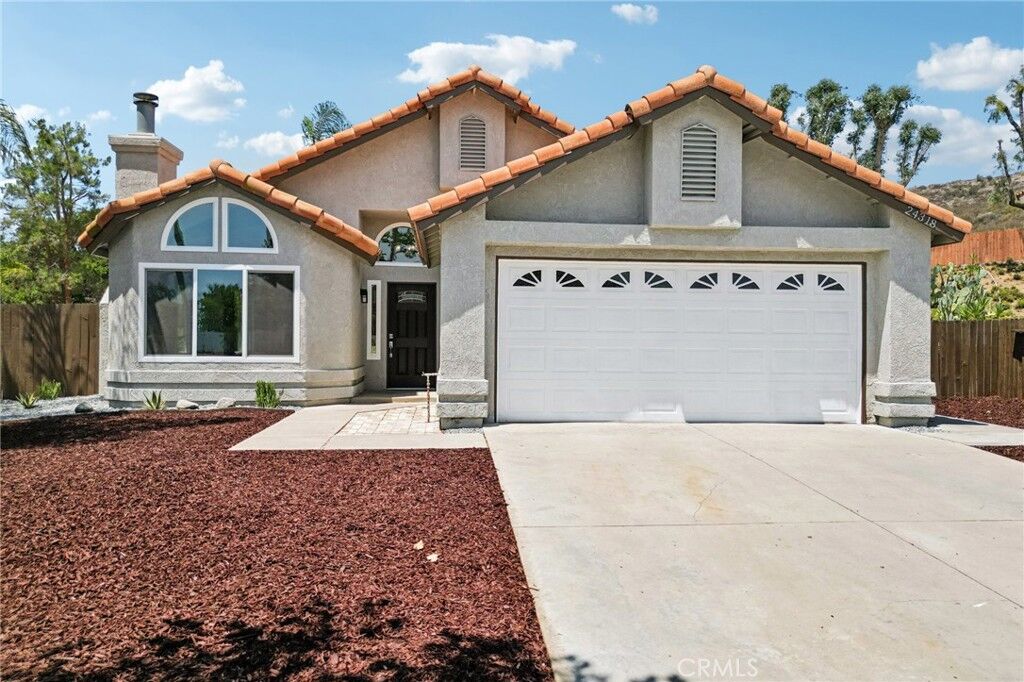 Property Photo:  24318 Via Las Junitas  CA 92562 