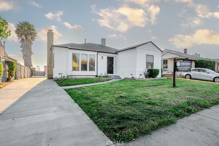 Property Photo:  9821 S 8th Avenue  CA 90305