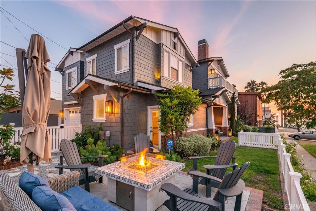 Property Photo: 202 Avenue H CA 90277