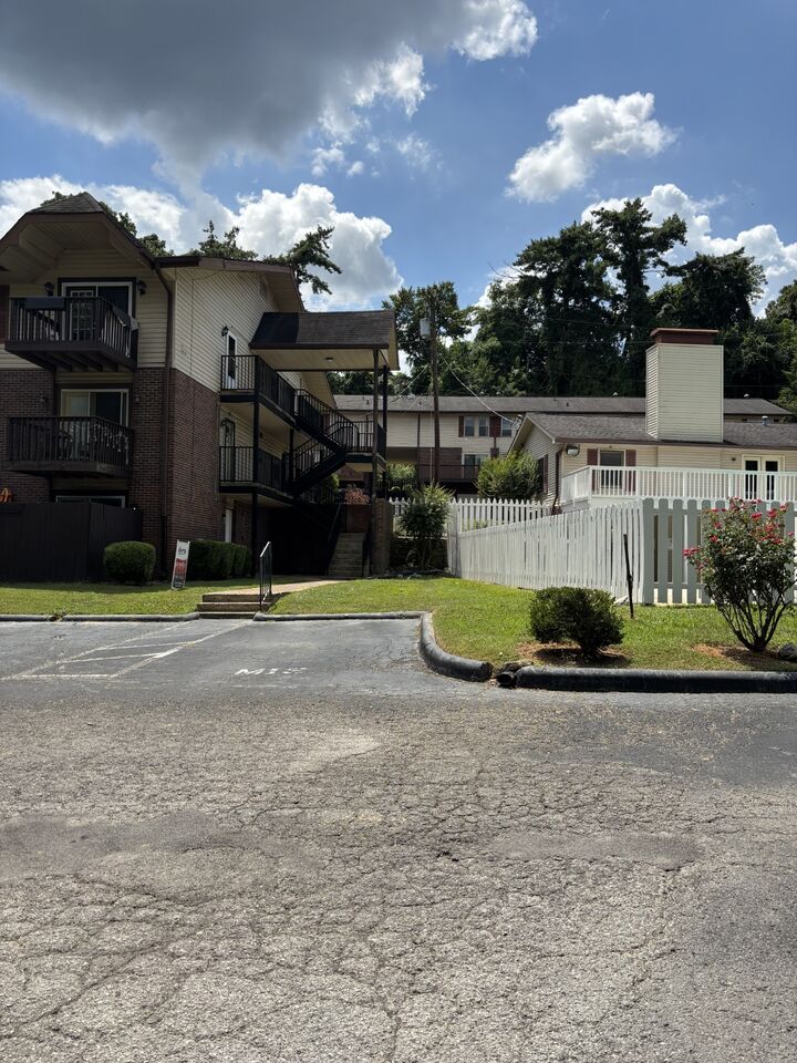 Property Photo:  500 Paragon Mills Rd M20  TN 37211 