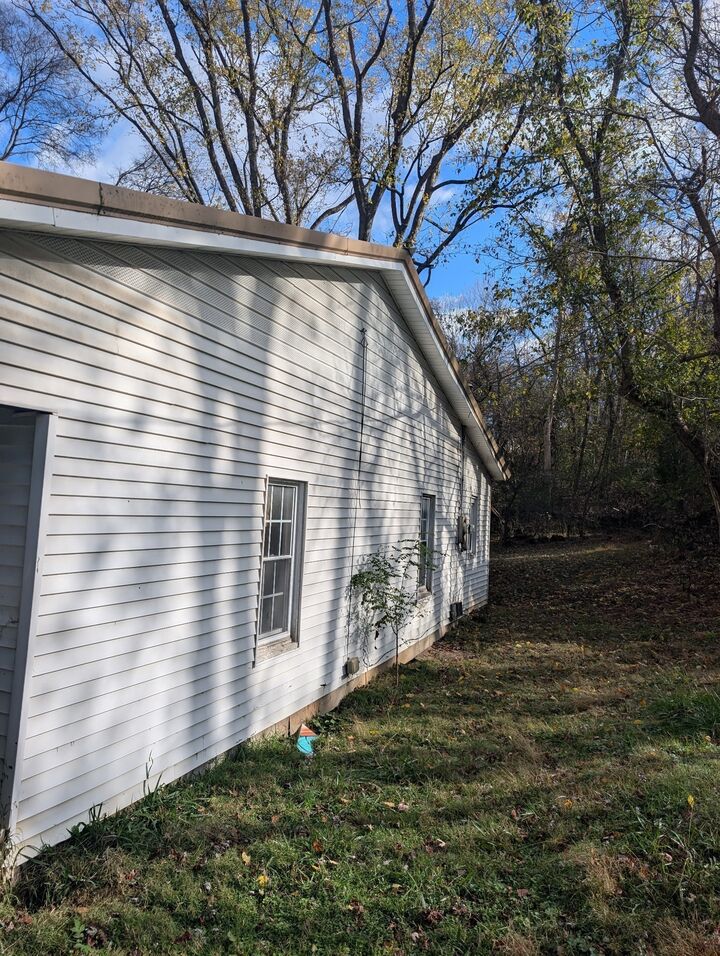 Property Photo:  421 Oak St  TN 37042 