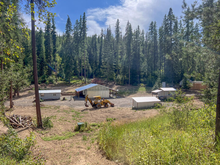 Property Photo:  3402 Larkspur Way  WA 99141 