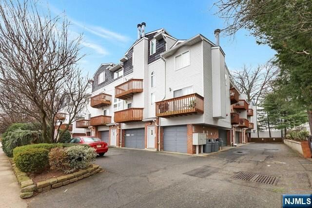 Property Photo:  41 Fairmount Avenue 17B  NJ 07601 