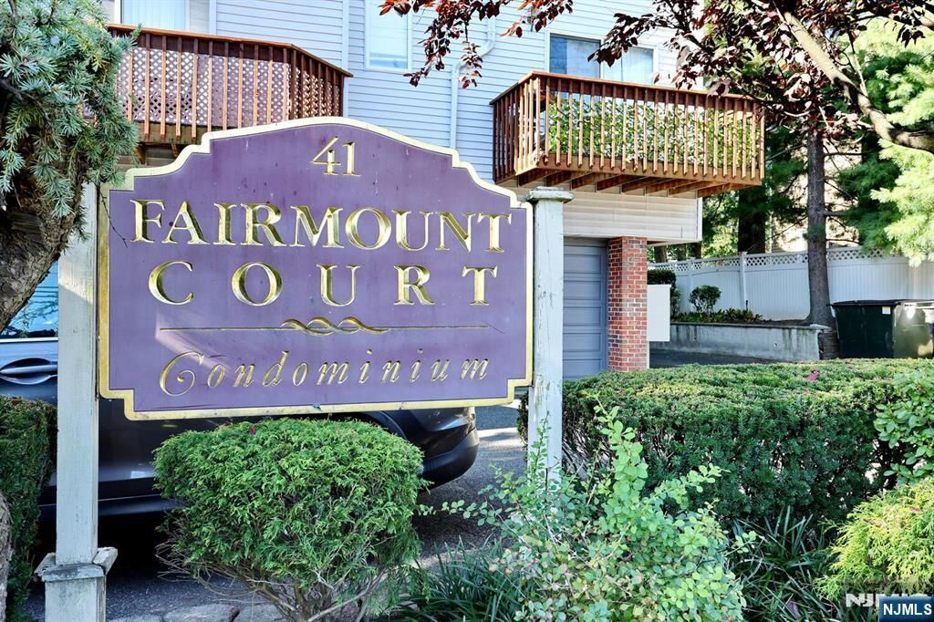 Property Photo:  41 Fairmount Avenue 17B  NJ 07601 