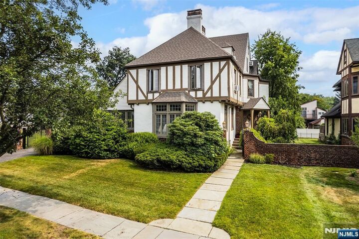 Property Photo:  290 Clinton Place  NJ 07601 