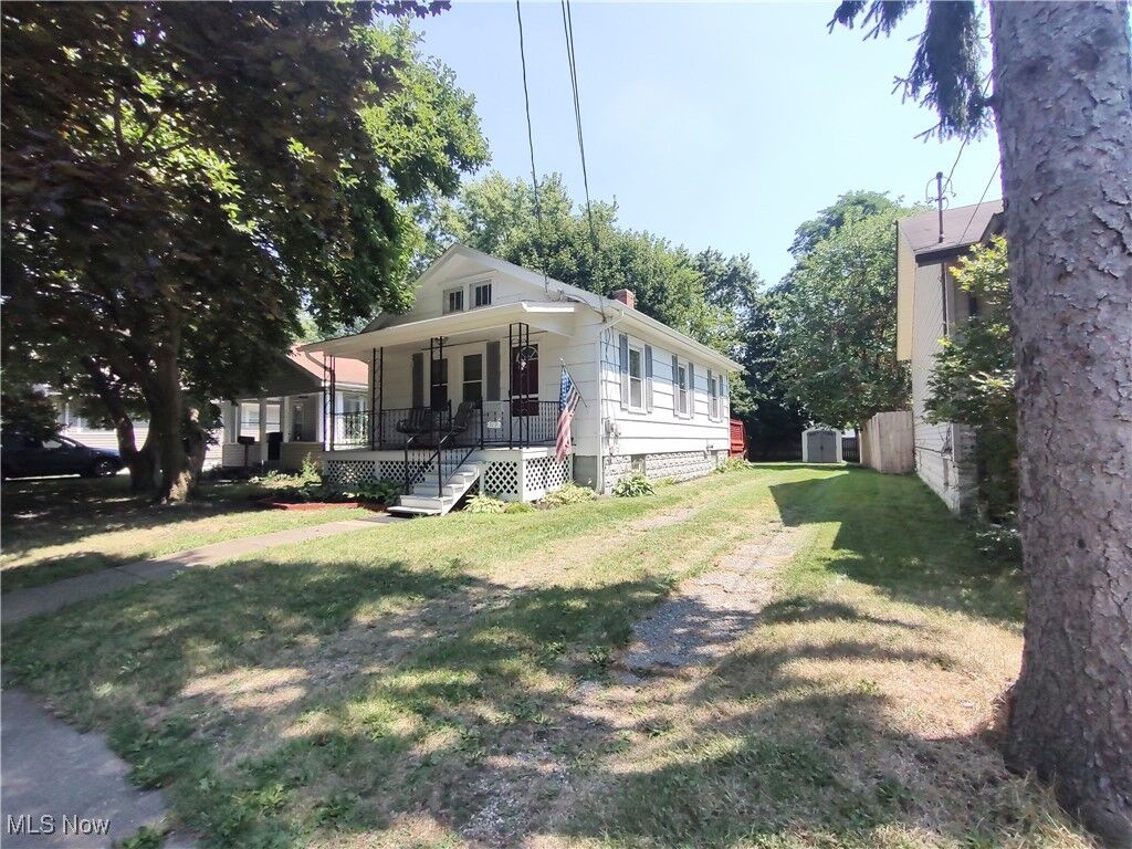 Property Photo:  717 Virginia Avenue  OH 44306 