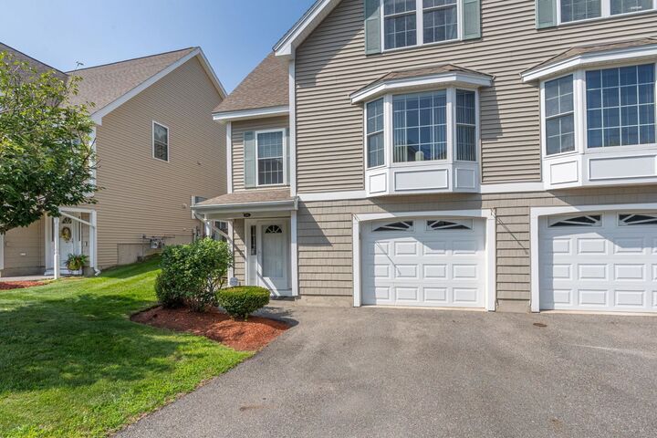 Property Photo:  8 Farnum Court  NH 03051 