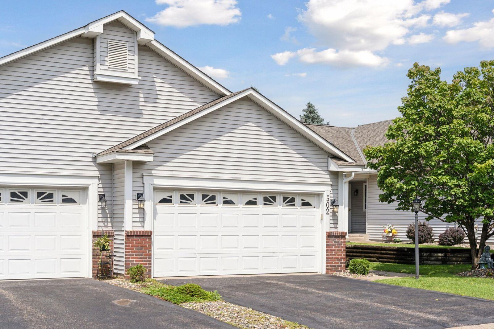 Property Photo:  502 Deer Ridge Lane S  MN 55119 