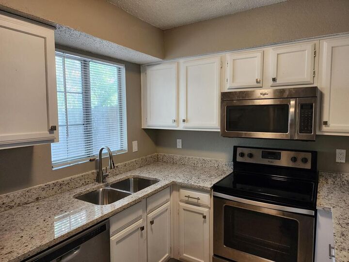 Property Photo: 2195 W Aspen Drive TX 75227